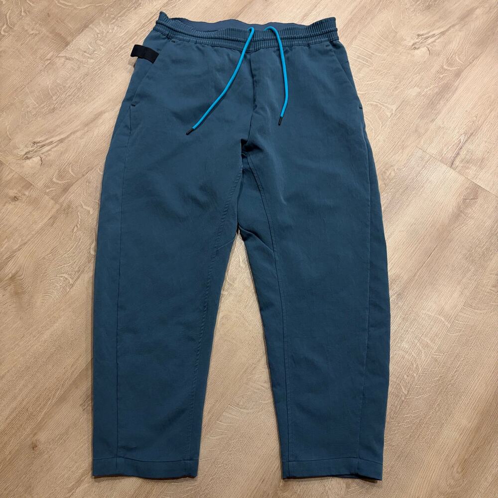 Nike Sportswear Tech Pack Cropped Woven Pants Men's Medium M Blue AR1562-427